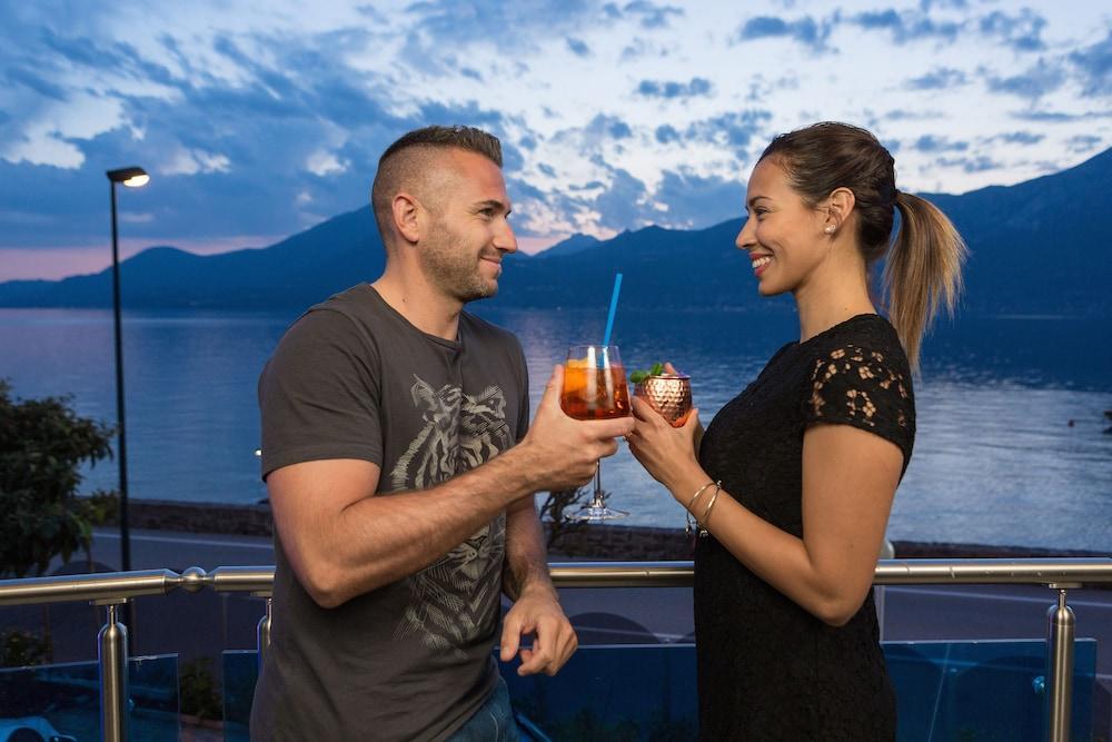 Hotel Caribe - Garda Lake Collection Бренцоне сул Гарда Екстериор снимка