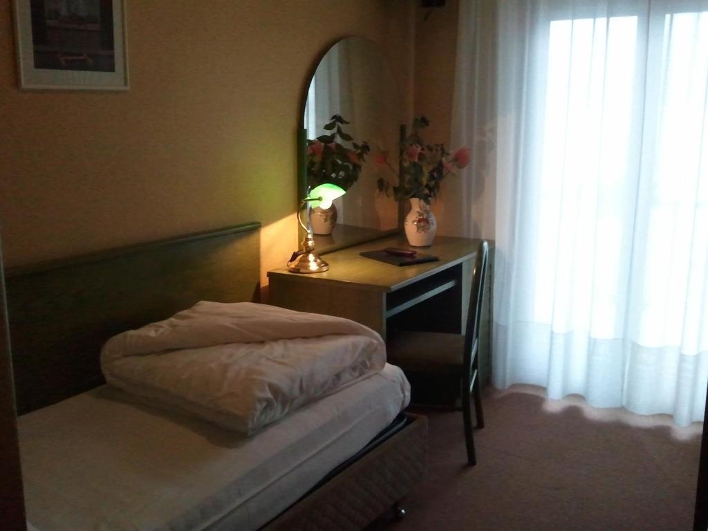 Hotel Caribe - Garda Lake Collection Бренцоне сул Гарда Стая снимка