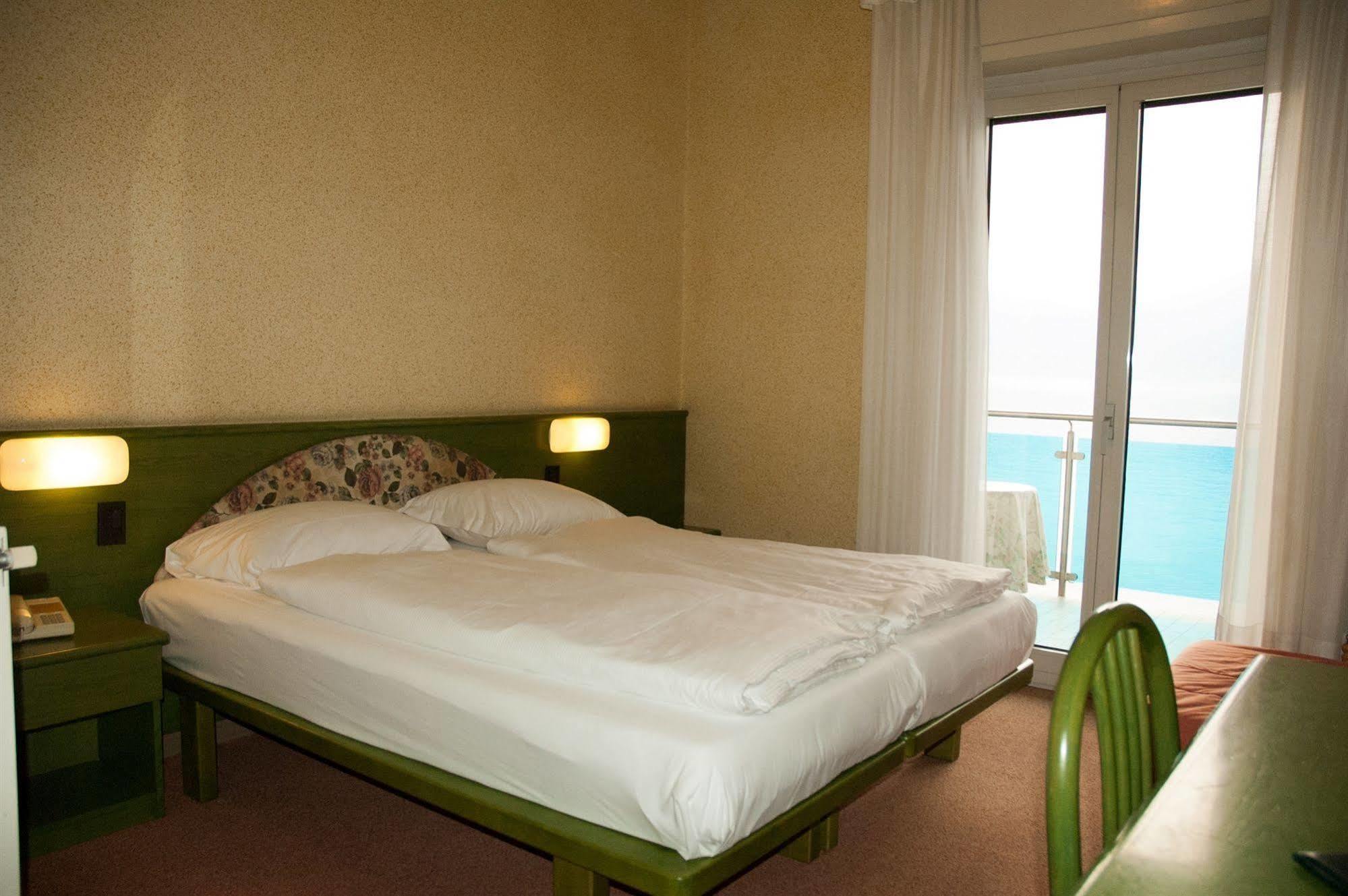 Hotel Caribe - Garda Lake Collection Бренцоне сул Гарда Екстериор снимка