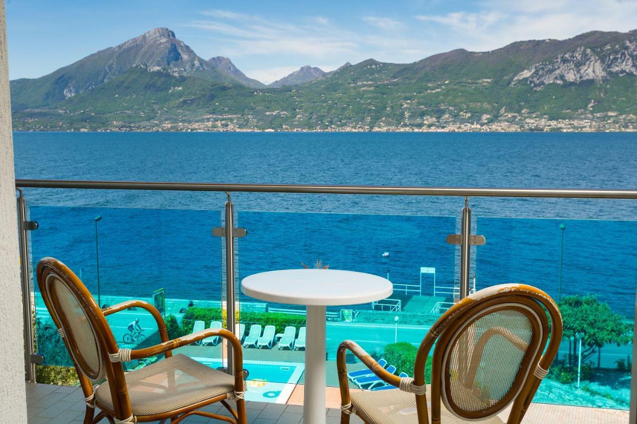 Hotel Caribe - Garda Lake Collection Бренцоне сул Гарда Екстериор снимка