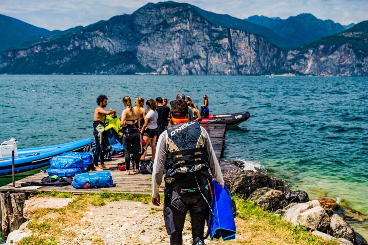 Hotel Caribe - Garda Lake Collection Бренцоне сул Гарда Екстериор снимка