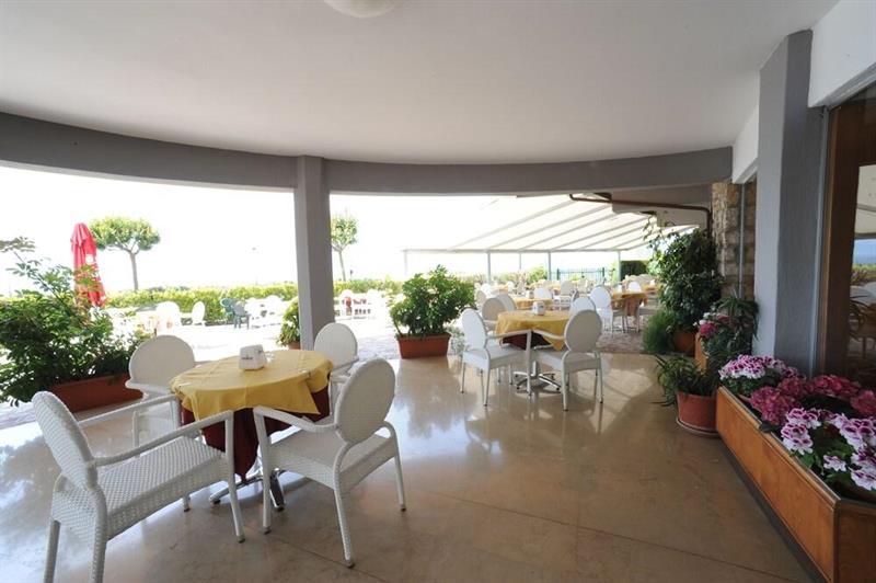Hotel Caribe - Garda Lake Collection Бренцоне сул Гарда Екстериор снимка