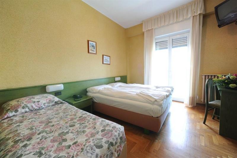 Hotel Caribe - Garda Lake Collection Бренцоне сул Гарда Екстериор снимка